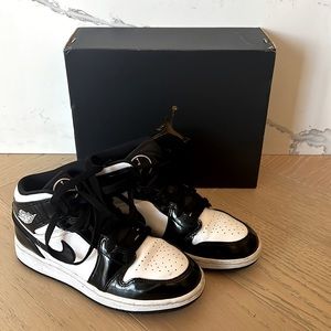 AIR JORDAN 1 MID 4Y